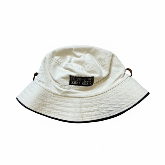 3/$15 Lee White Bucket Hat - Picture 1 of 2